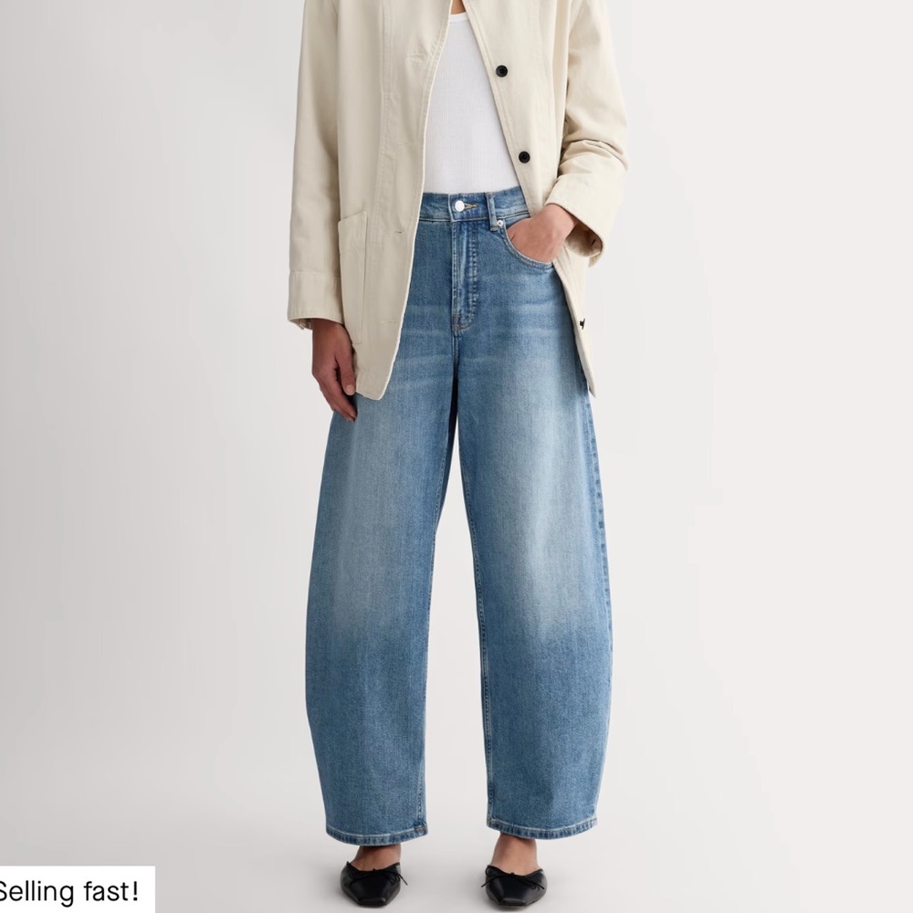 EVERLANE Way High Barrel Jean. 25R
